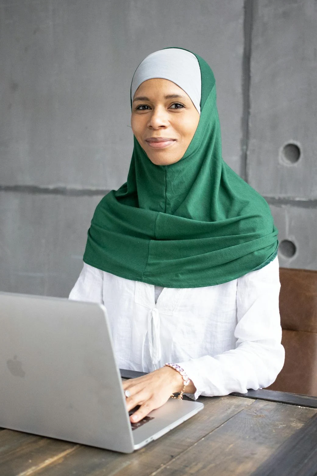 صورة مستقل عربي ينجز مشروع تقني